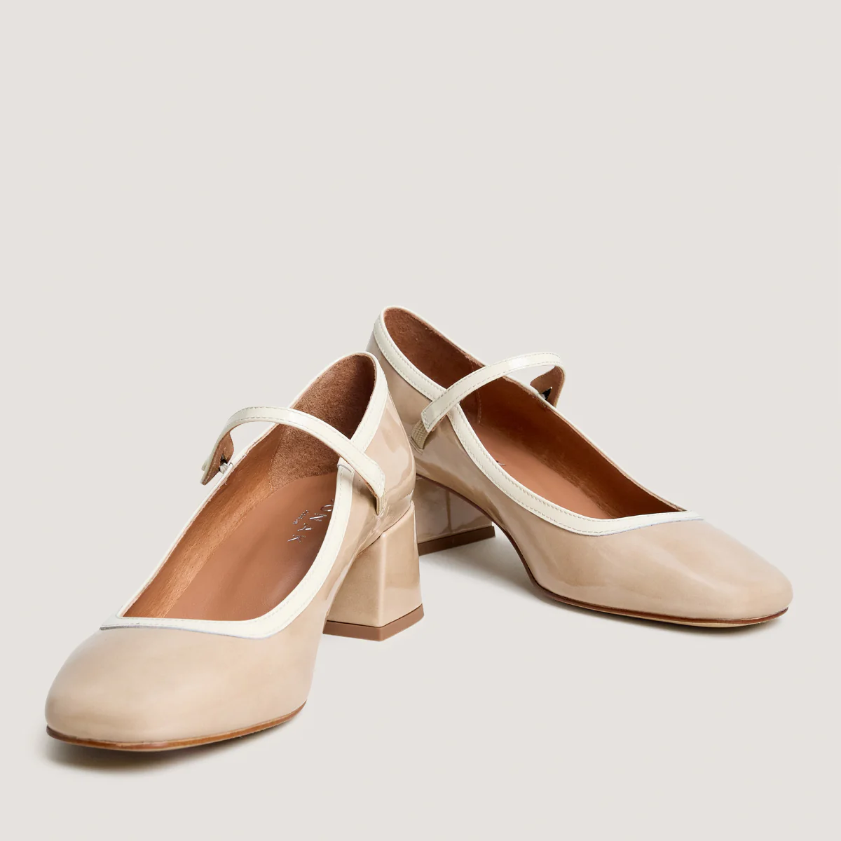 Women Pointed-Toe Pumps Patent Vernis Leather - Beige-Ecru - Image 7