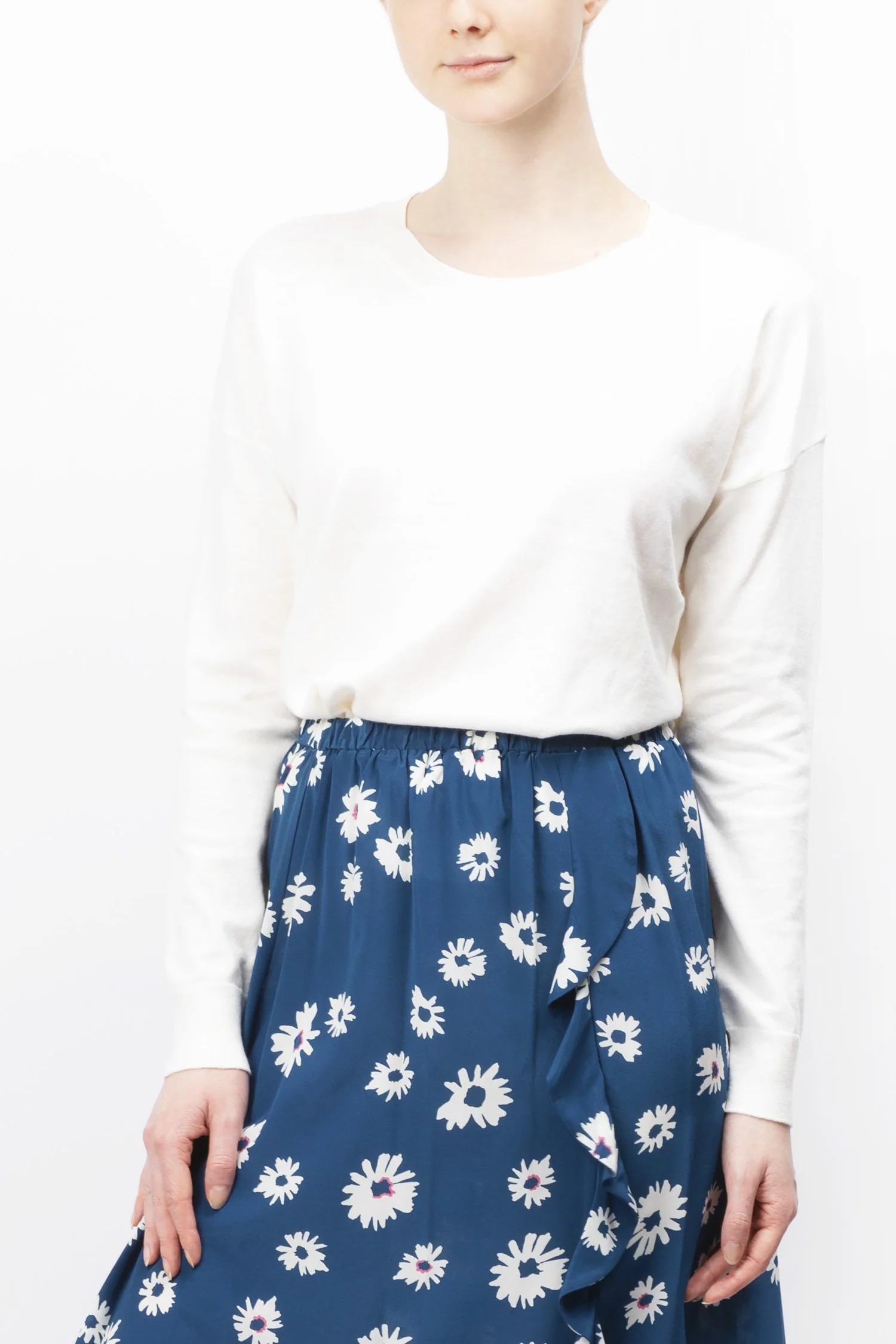 Long Sleeved Cotton And Cashmere Blend Sweater - Image 8