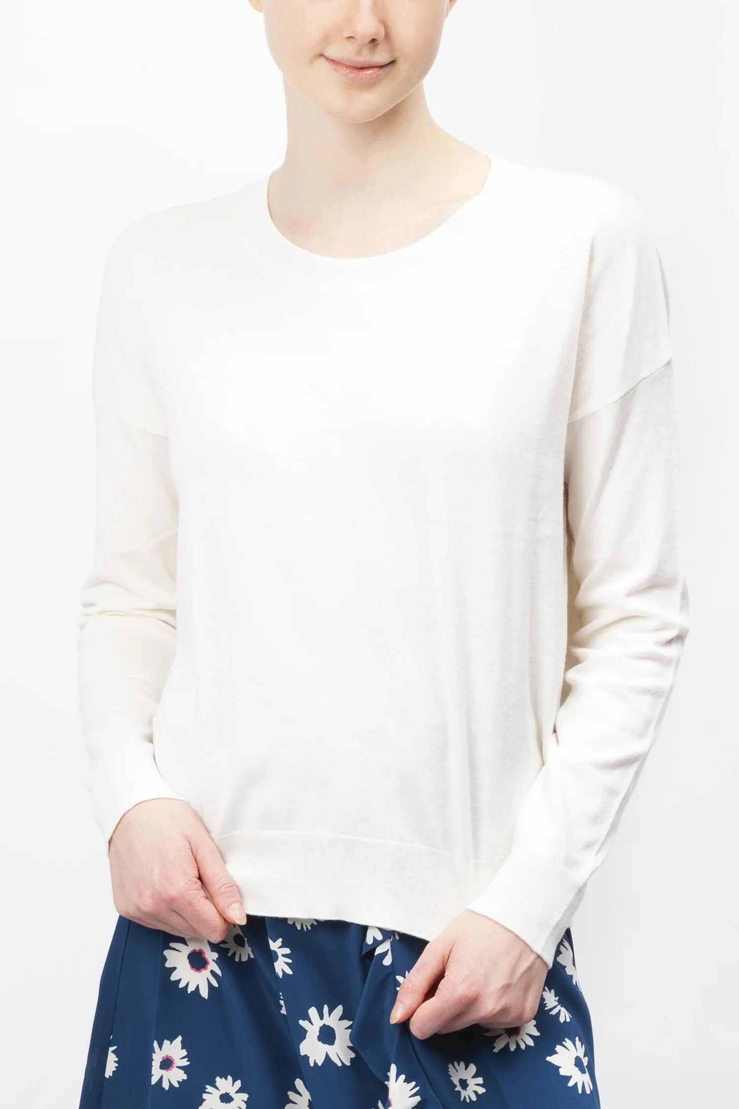 Long Sleeved Cotton And Cashmere Blend Sweater - Image 9