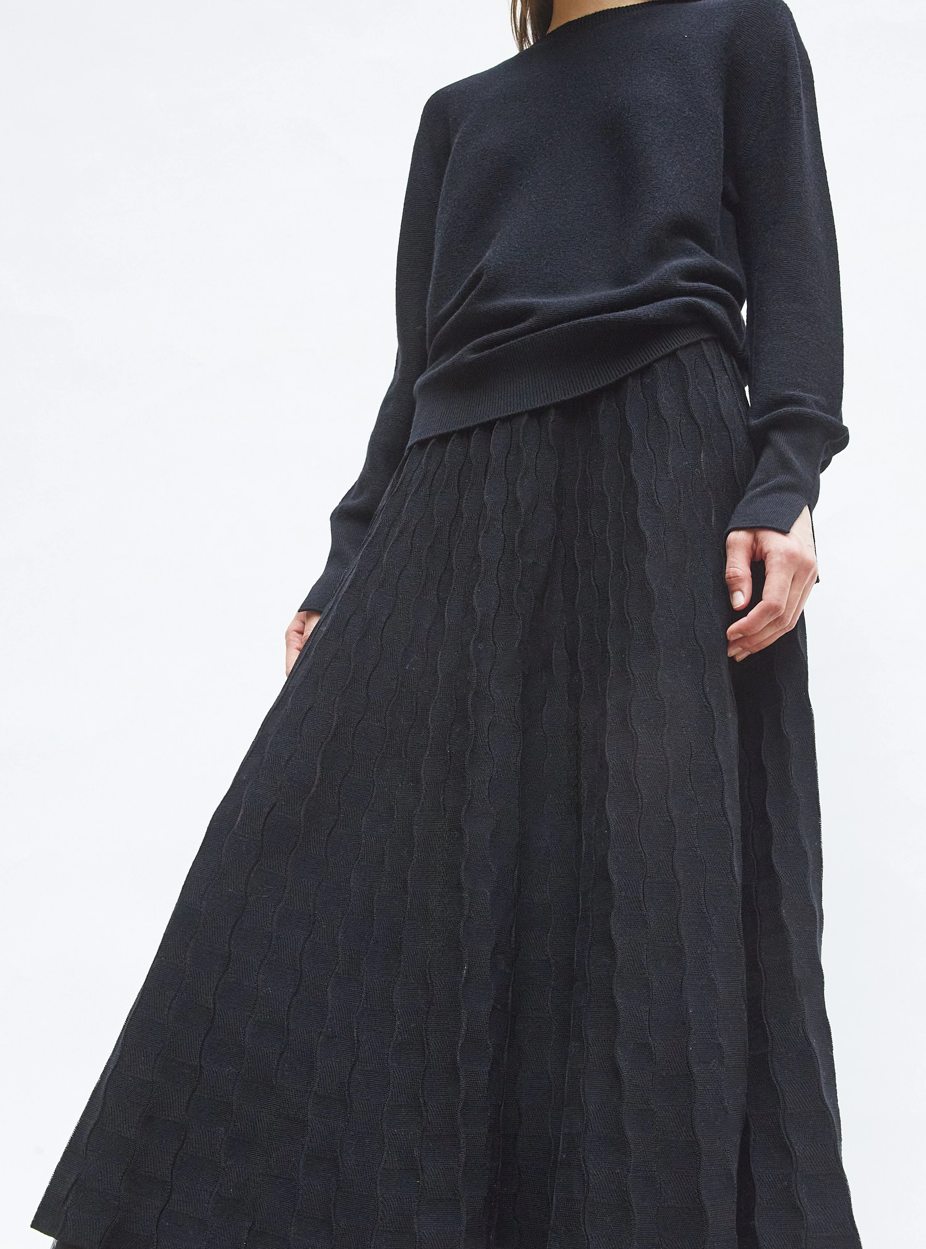 Skirt Delicate Deep-Black - Image 2
