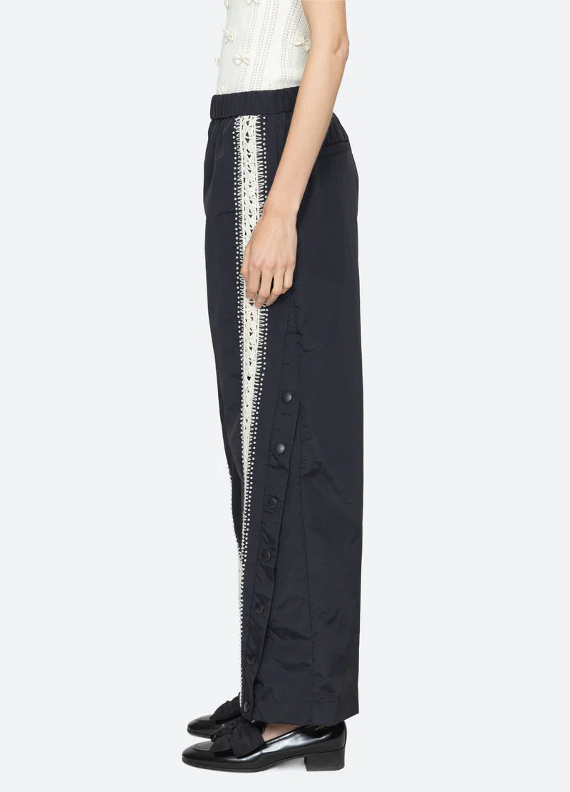Sea New York Women's Alberta Pearl Windbreaker Pants 100% Nylon - Black - Image 4