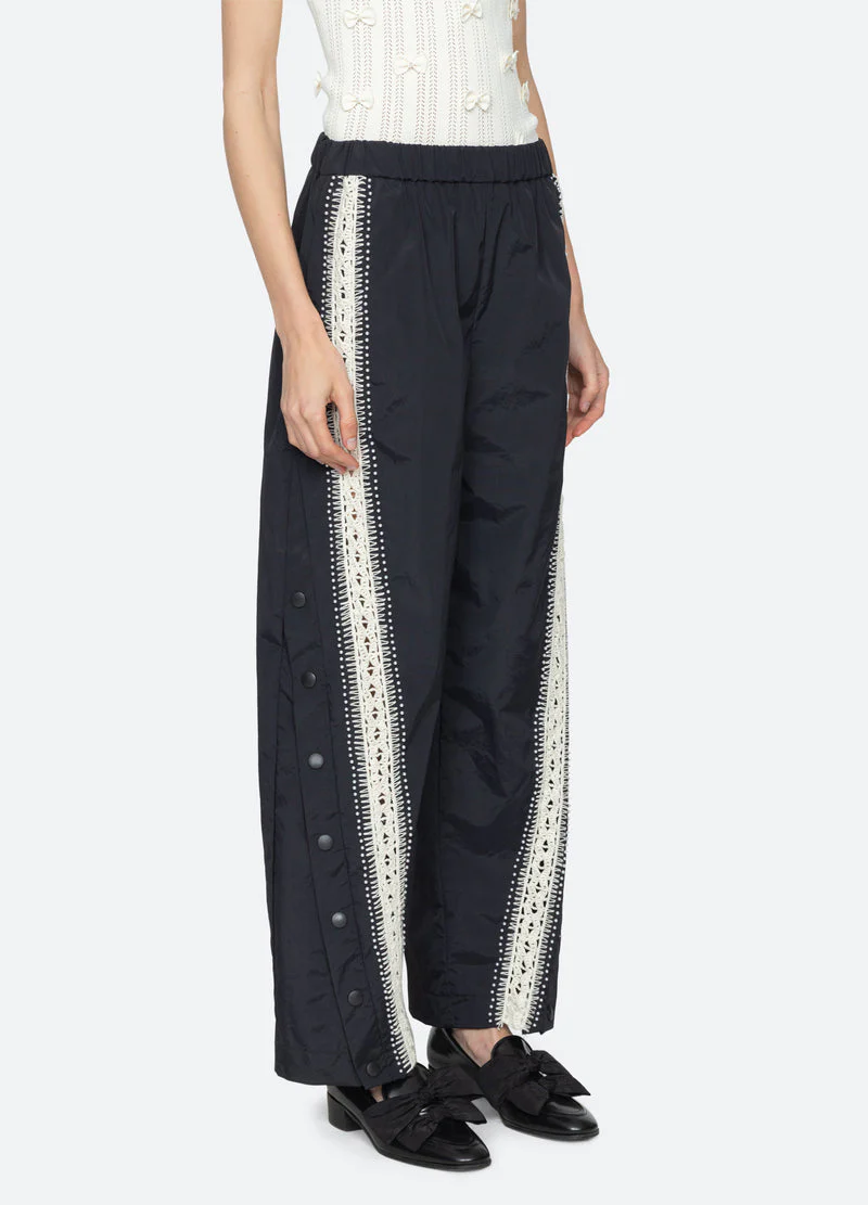 Sea New York Women's Alberta Pearl Windbreaker Pants 100% Nylon - Black - Image 5