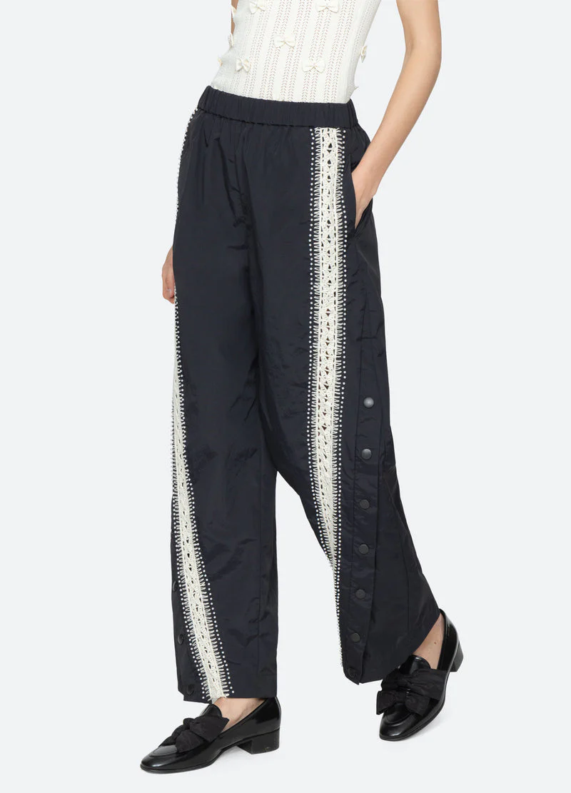 Sea New York Women's Alberta Pearl Windbreaker Pants 100% Nylon - Black - Image 6