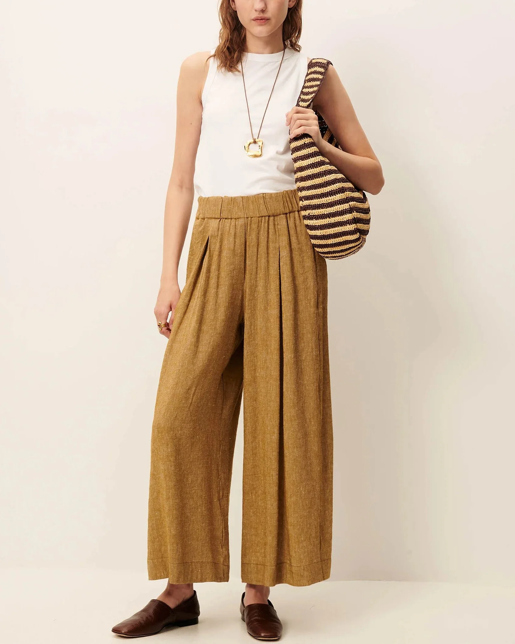 Women's Cropped Wide-Leg Elasticated Trousers in LENZINGECOVERO Viscose Pampa - Image 3