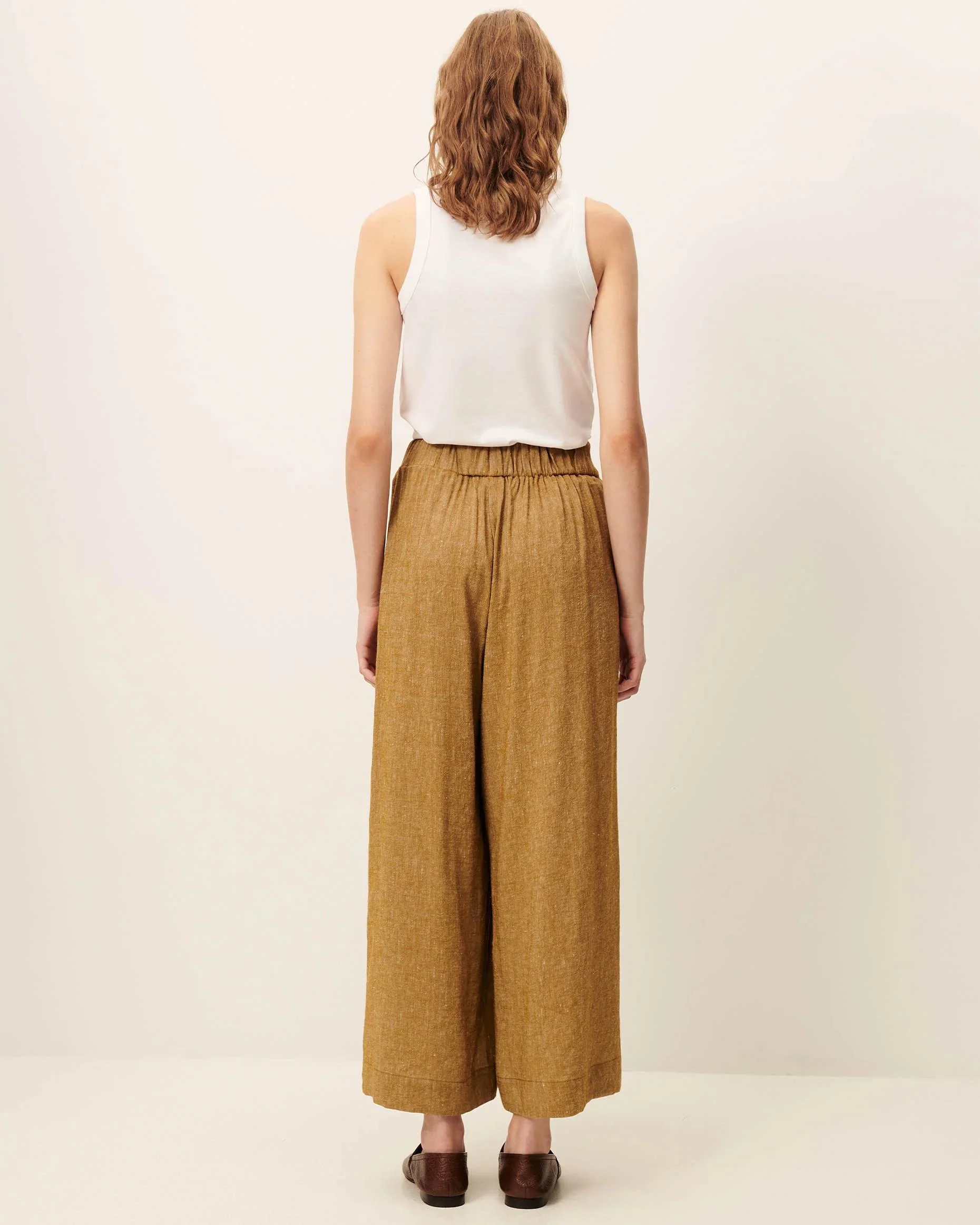 Women's Cropped Wide-Leg Elasticated Trousers in LENZINGECOVERO Viscose Pampa - Image 6