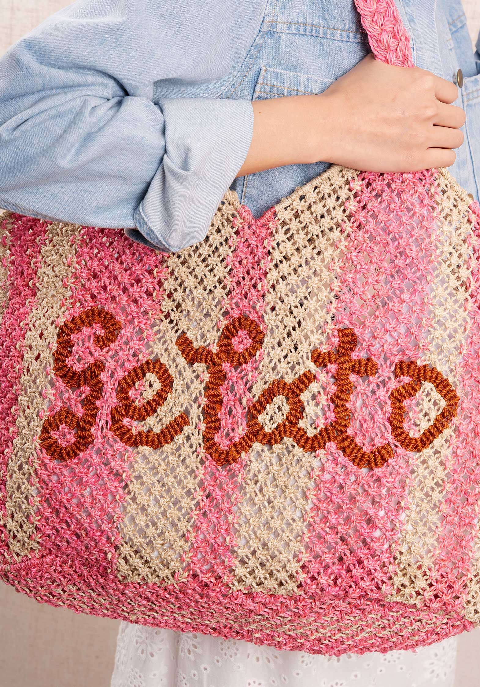 The Jacksons Drew Gelato  Handwoven Jute Beach Bag Rose - Image 2